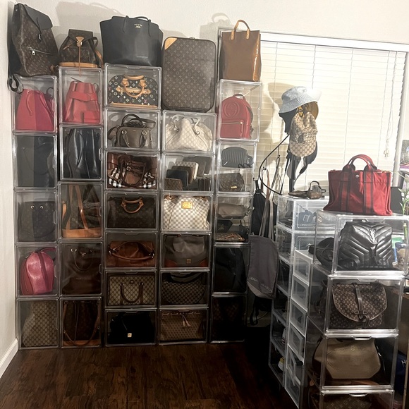 Meet your Posher, Chloe - Picture 1 of 3